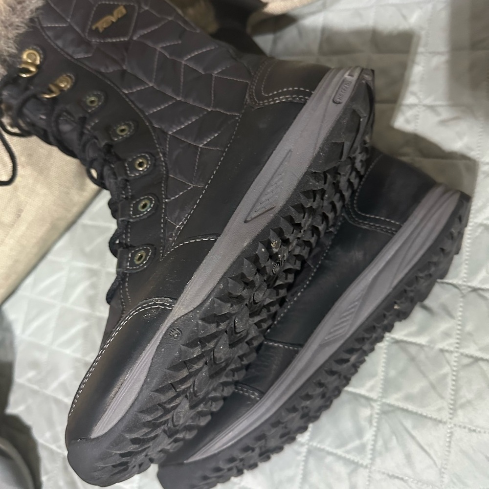 Teva Black Fur-Trimmed Winter Boots - Picture 10 of 10